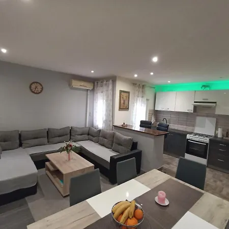 Hukic A2 And A1 Apartment